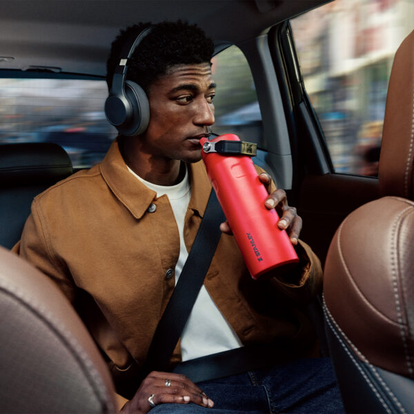 Stanley butelka IceFlow™ Flip Straw 1.06L Chili Black